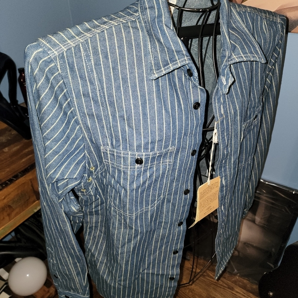 Large Denim tailored railroad button down - Picture 2 of 6